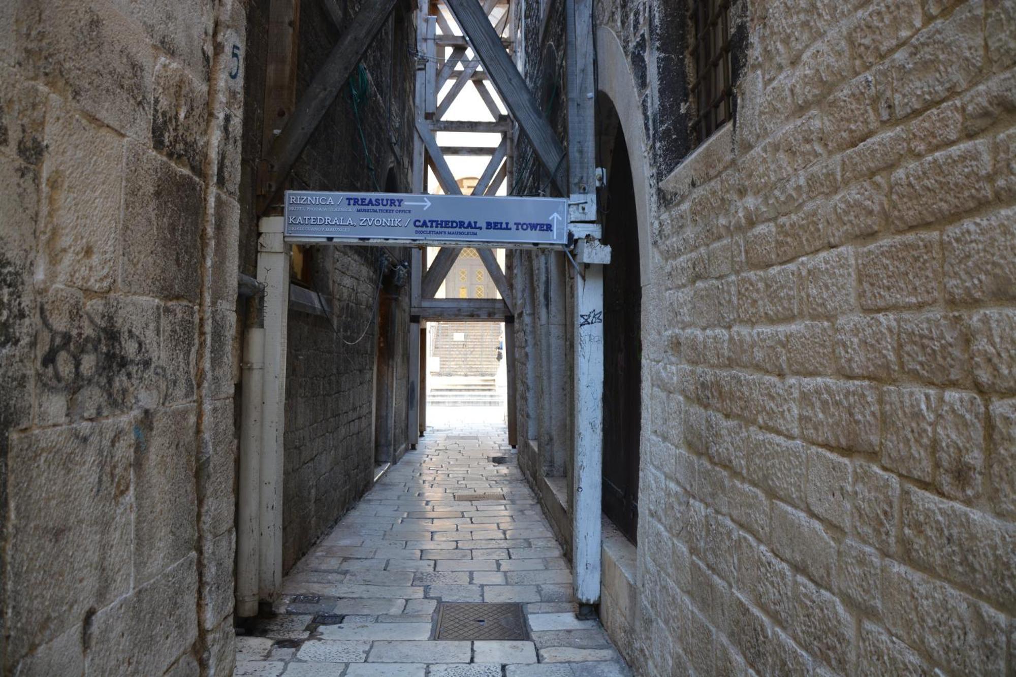 Largo Apartment In The Heart Of Diocletian Palace 斯普利特 外观 照片